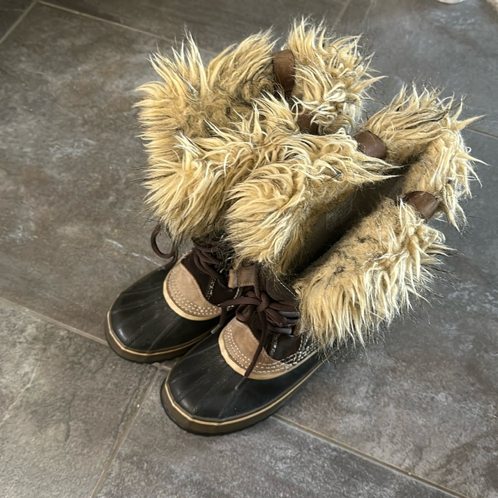 Joan of Arctic Sorel waterproof boots